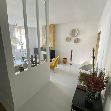 Bo, Peace & Apartment