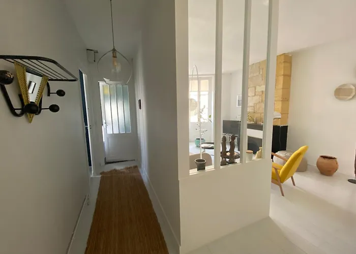Bo, Peace & Apartman